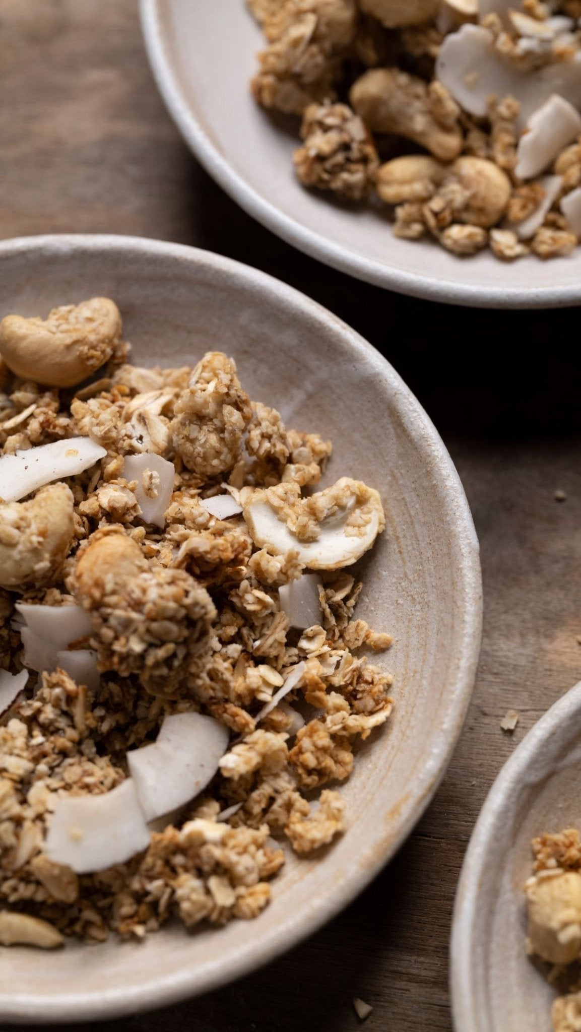 Crunchy Cashewmus Granola - Mighty Kashoo